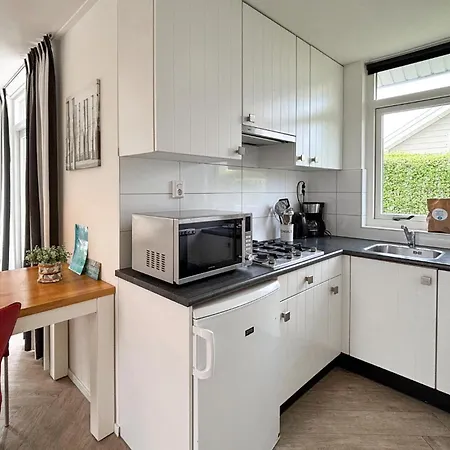 2 Bedroom Lovely In *