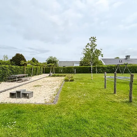 2 Bedroom Lovely In