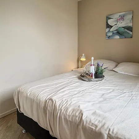 2 Bedroom Lovely In * Нордвейк-ан-Зее